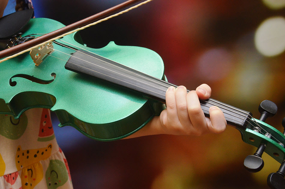 Difference-Between-Violin-and-Fiddle-feature-image-resized