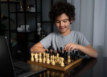 Complete Coverage of Openings, Middlegame & Endgame